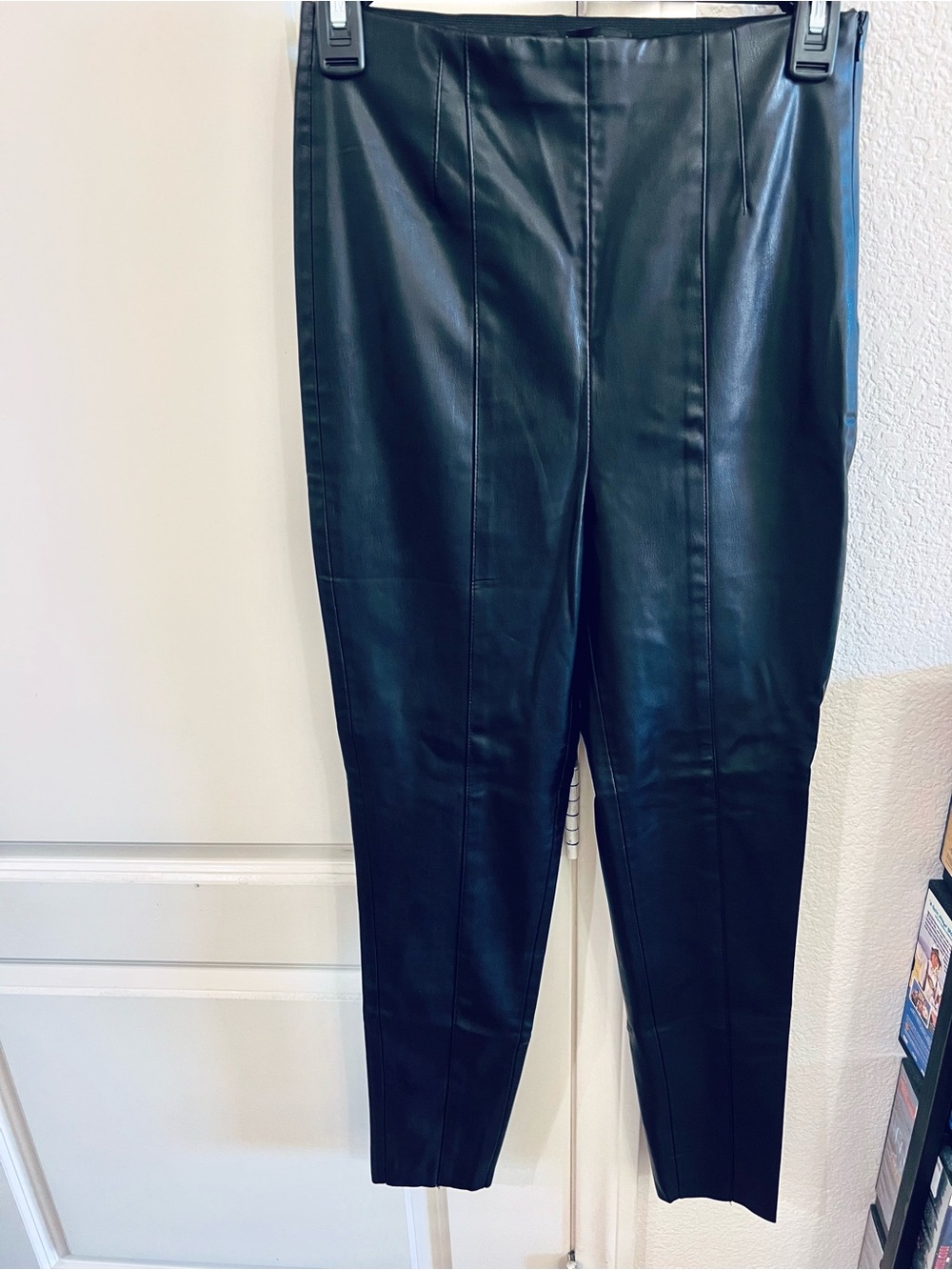 ZARA Black Faux Leather High Rise Stretch Ankle Leggings Women’s /Size Small